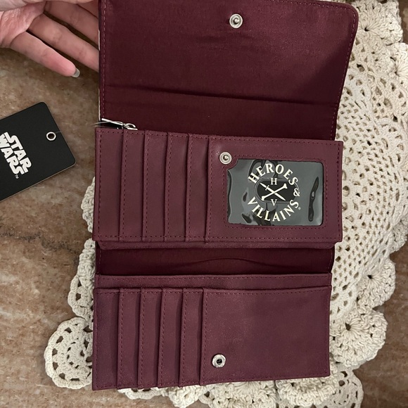 Hero’s and Villains Ashoka wallet - Picture 3 of 3